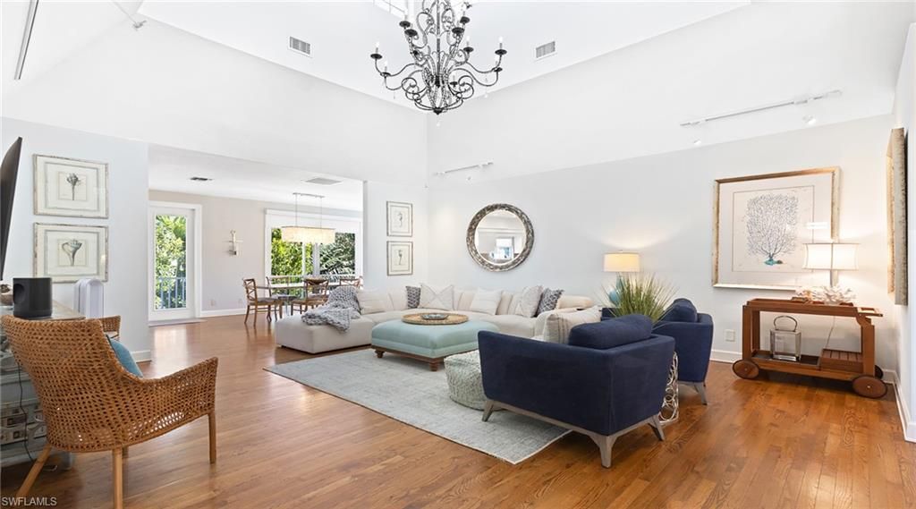 877 7th St S, Naples, FL 34102 Photo