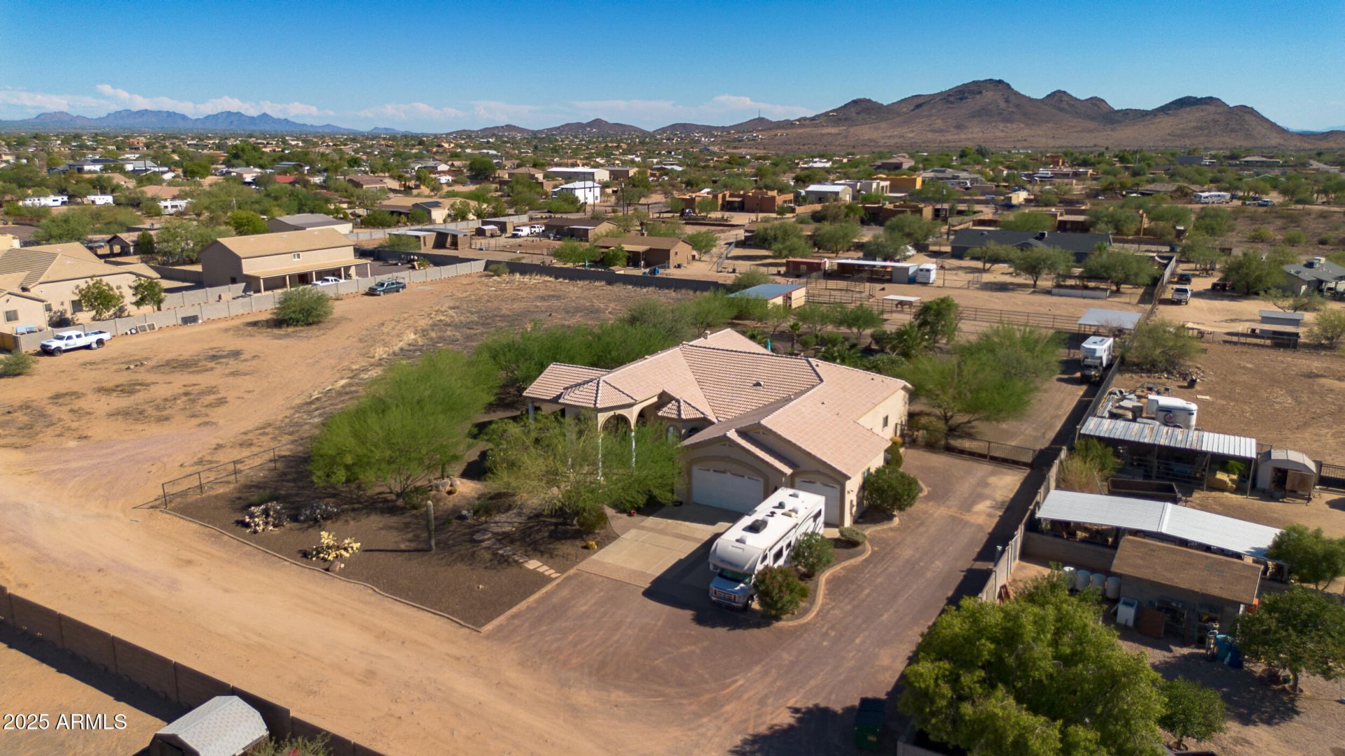 39125 N 25th Avenue, Phoenix, AZ 85086 Main Photo
