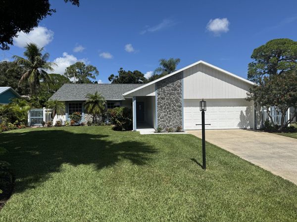 2900 21st Lane, Vero Beach, FL 32960