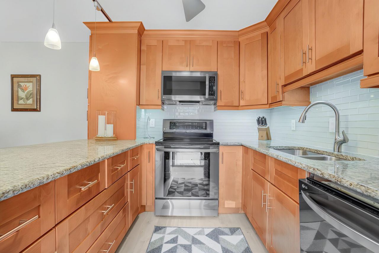 825 Center Street, Unit 14a, Jupiter, FL 33458 Photo