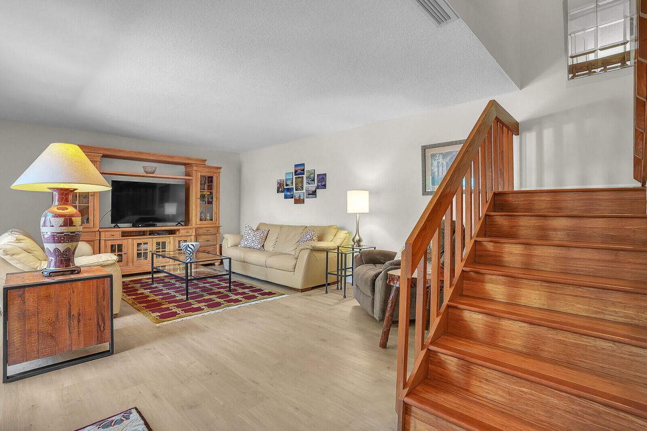 825 Center Street, Unit 14a, Jupiter, FL 33458 Photo