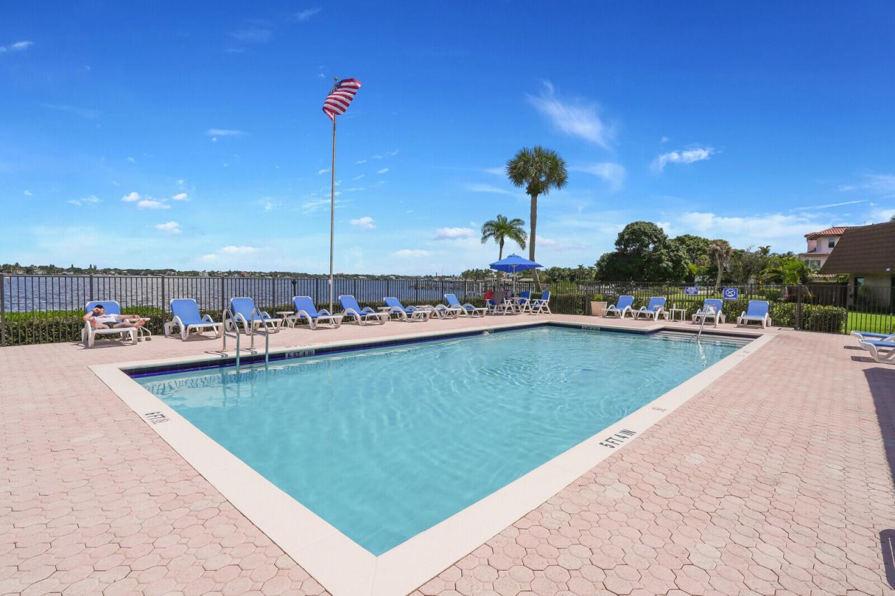 825 Center Street, Unit 14a, Jupiter, FL 33458 Photo