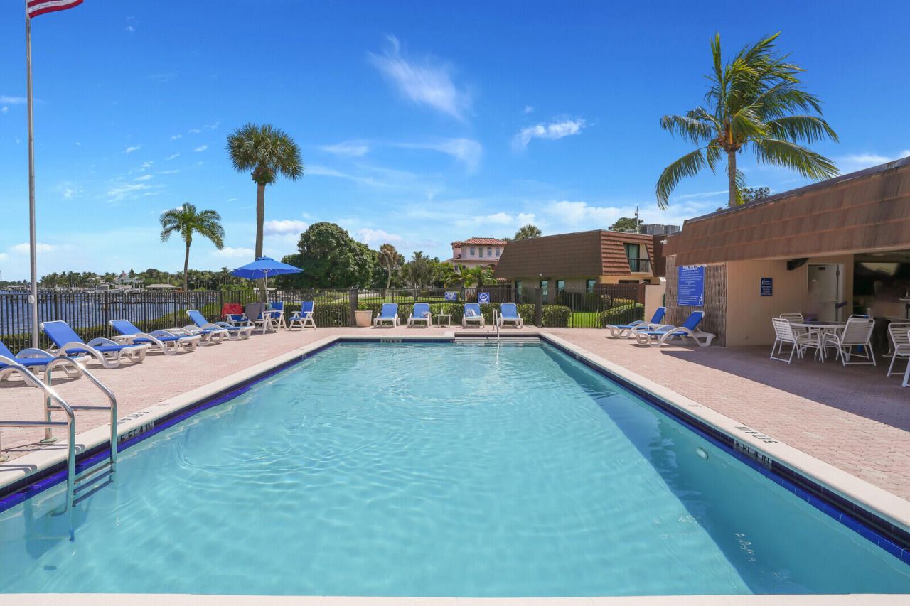 825 Center Street, Unit 14a, Jupiter, FL 33458 Photo