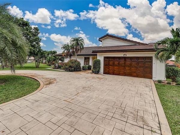 1962 NW 110th Ln, Coral Springs, FL 33071