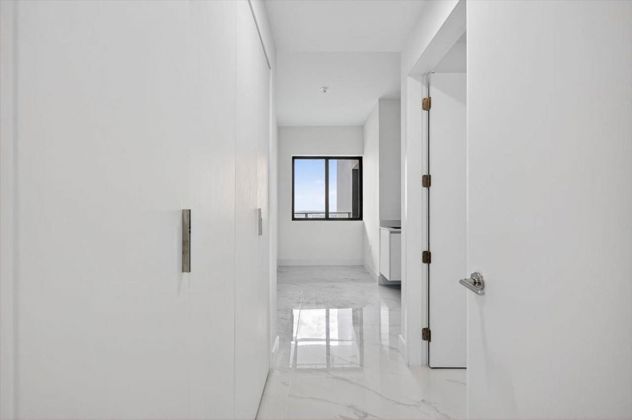 700 NE 24th Street, Unit 4802, Miami, FL 33137 Photo