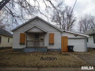 807 S 13TH Street, Pekin, IL 61554
