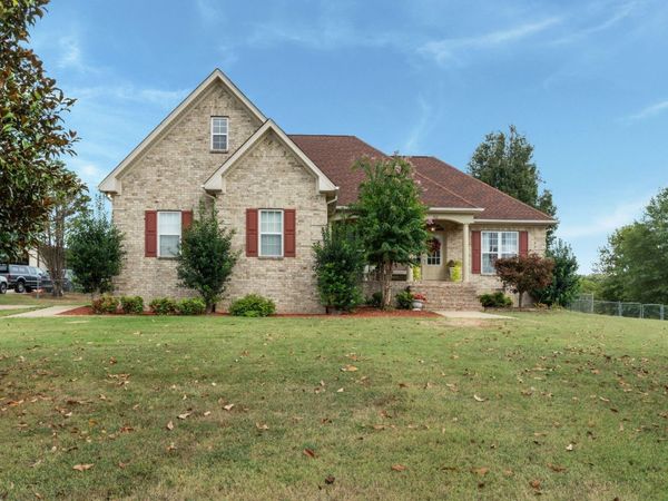 912 Dobbins Pike, Gallatin, TN 37066