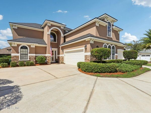 2111 AUTUMN COVE Circle, Fleming Island, FL 32003