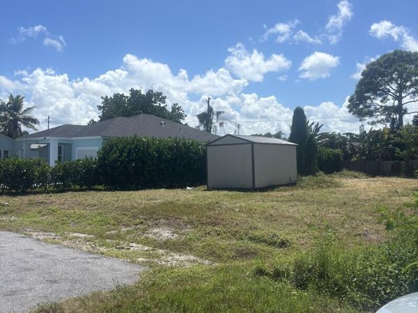 5703 SE Pine Drive, Stuart, FL 34997