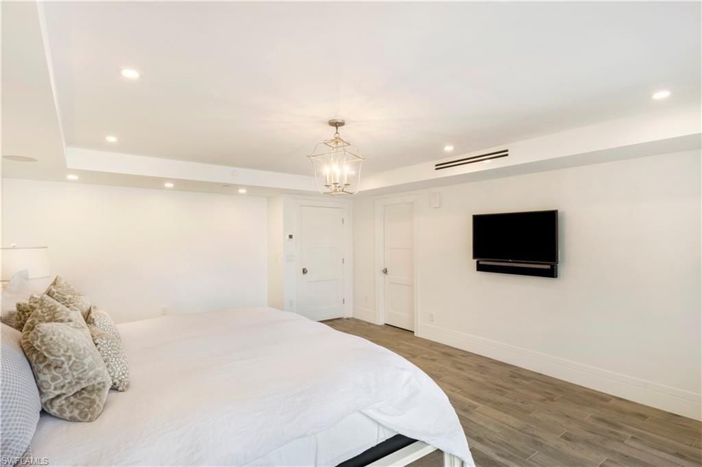 3377 Gulf Shore Blvd N, Unit 1B, Naples, FL 34103 Photo