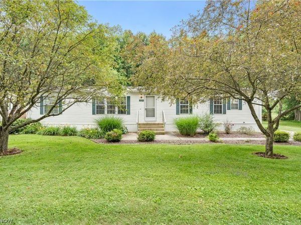 209 Wyngate Drive, Brookfield Twp, OH 44403