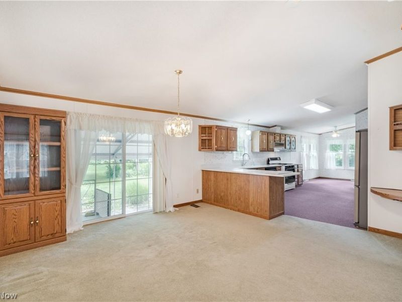 209 Wyngate Drive, Brookfield Township, OH 44403 Photo 12