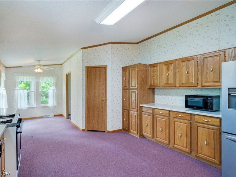 209 Wyngate Drive, Brookfield Township, OH 44403 Photo 17