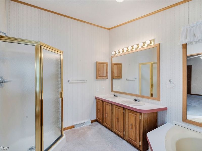 209 Wyngate Drive, Brookfield Township, OH 44403 Photo 29