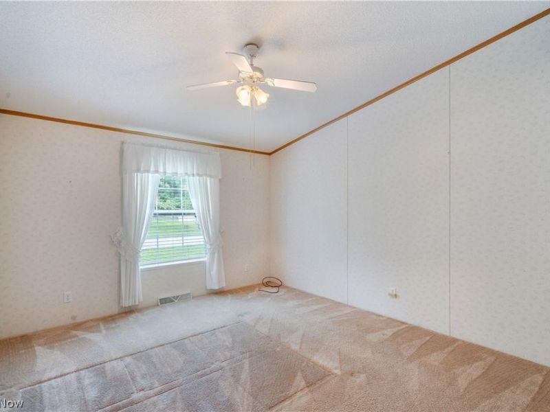 209 Wyngate Drive, Brookfield Township, OH 44403 Photo 30