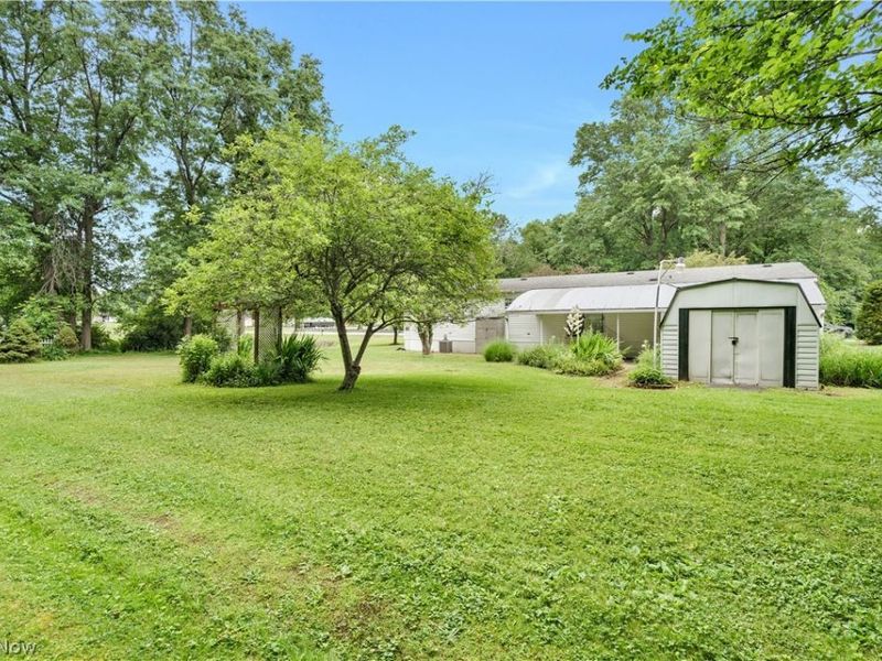 209 Wyngate Drive, Brookfield Township, OH 44403 Photo 37