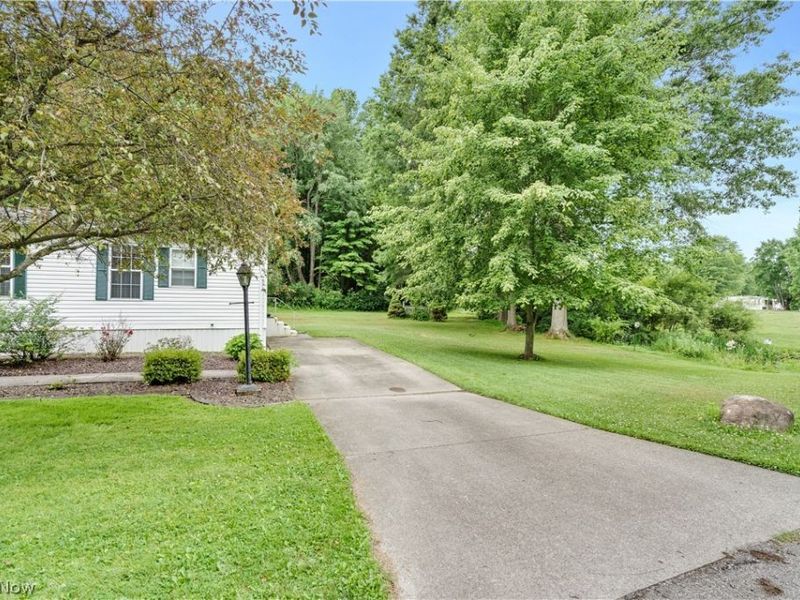 209 Wyngate Drive, Brookfield Township, OH 44403 Photo 48