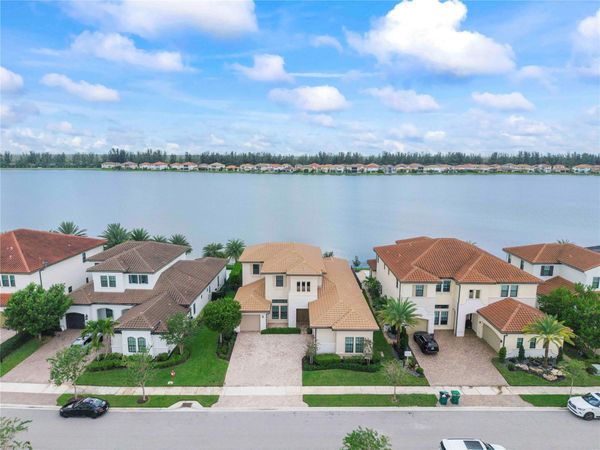 9025 Parkland Bay Drive, Parkland, FL 33076
