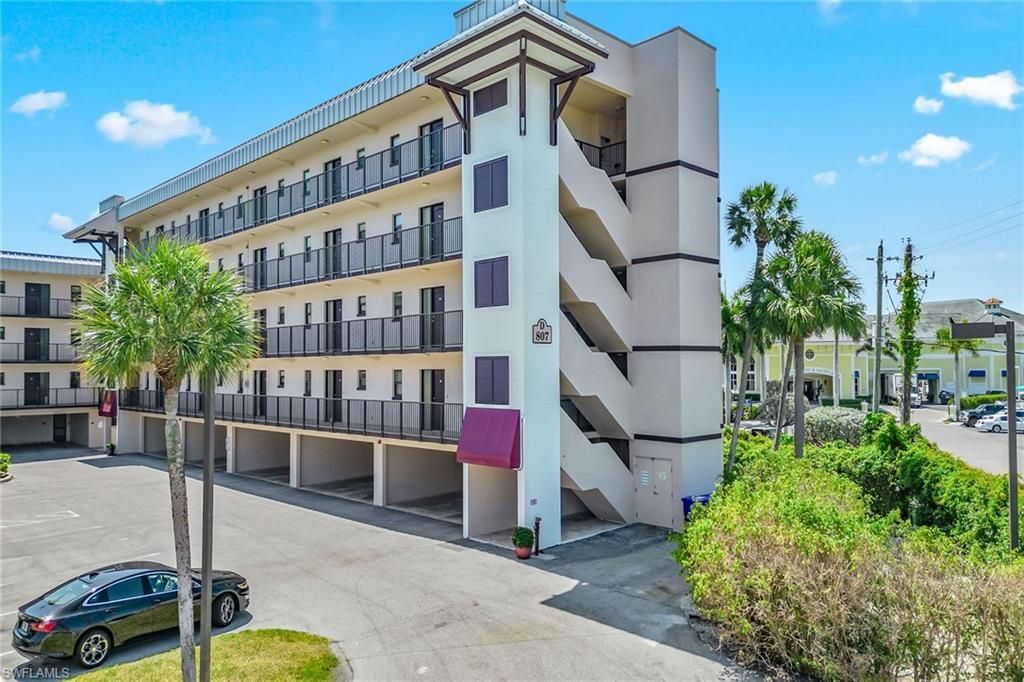 807 River Point Dr, Unit 105D, Naples, FL 34102 Photo