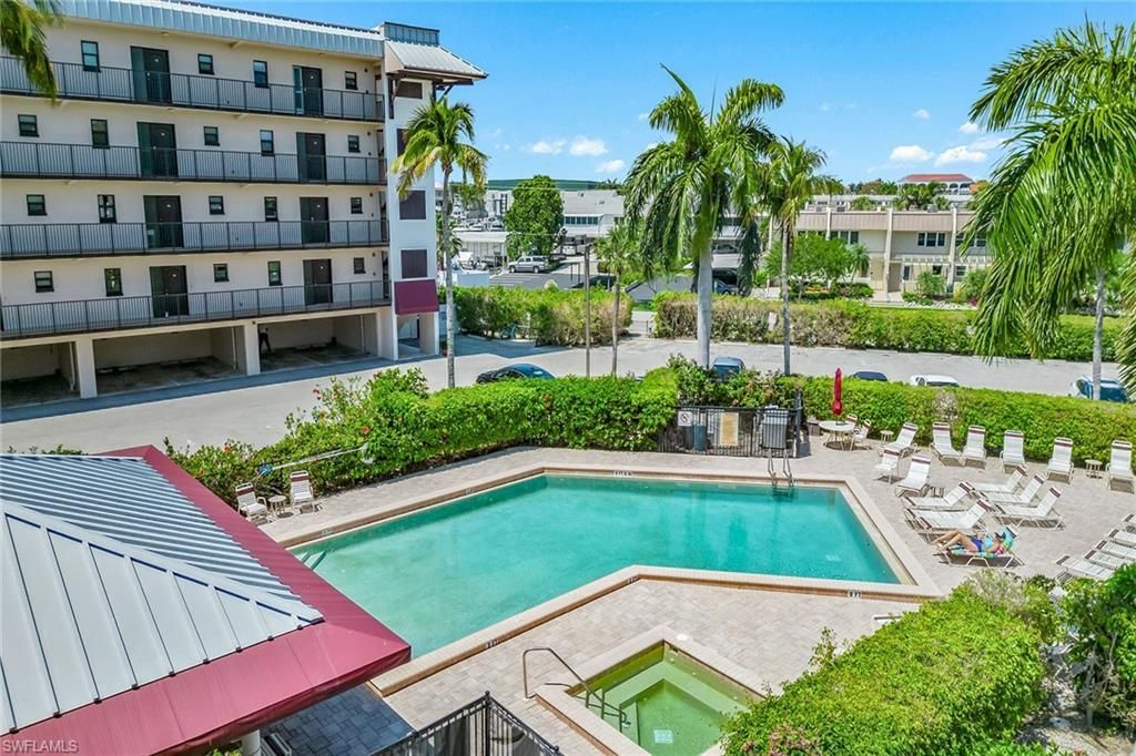 807 River Point Dr, Unit 105D, Naples, FL 34102 Photo