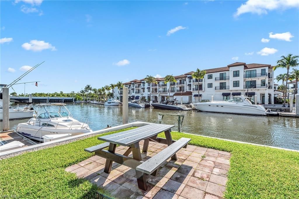 807 River Point Dr, Unit 105D, Naples, FL 34102 Photo