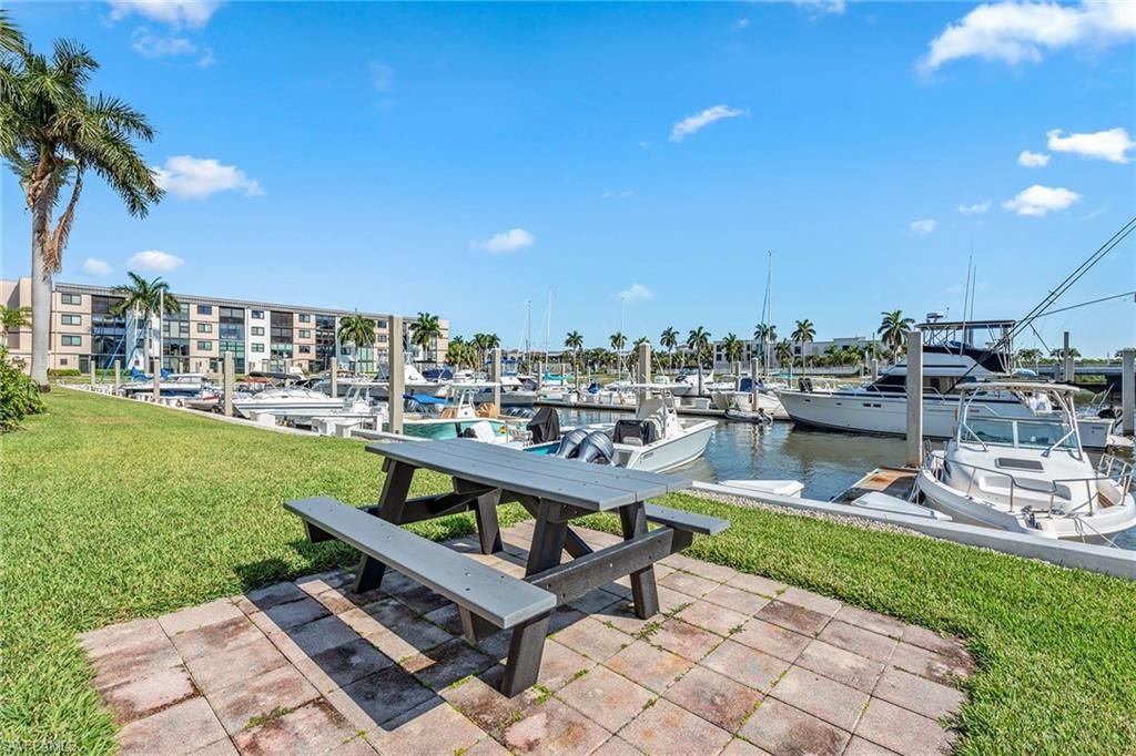807 River Point Dr, Unit 105D, Naples, FL 34102 Photo