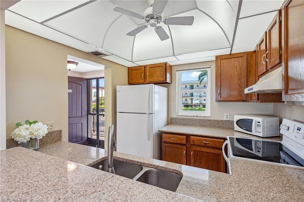 807 River Point Dr, Unit 105D, Naples, FL 34102 Photo