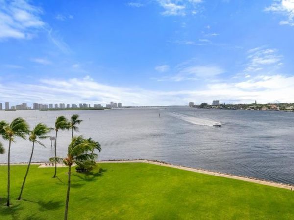 115 Lakeshore Drive, Unit 547, North Palm Beach, FL 33408