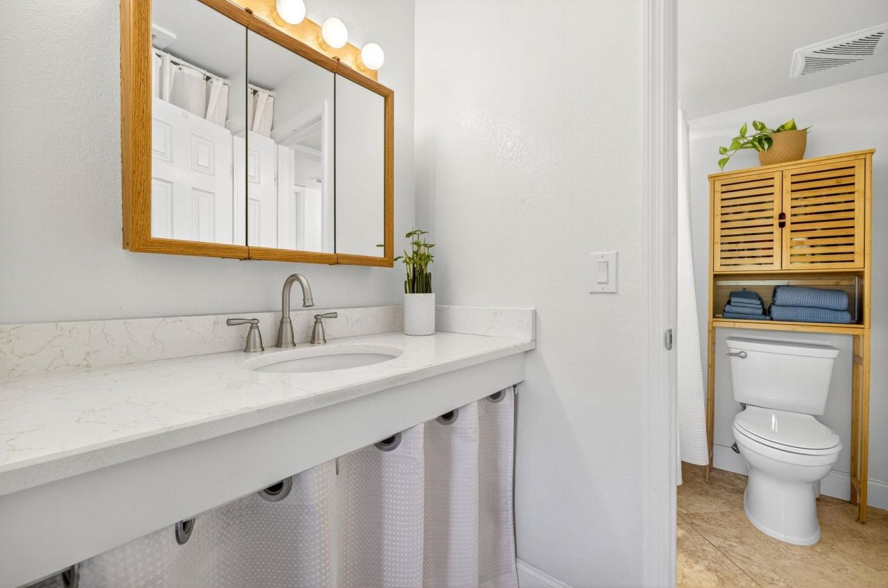 1250 Tennisplace Ct, Unit B34, Sanibel, FL 33957 Photo