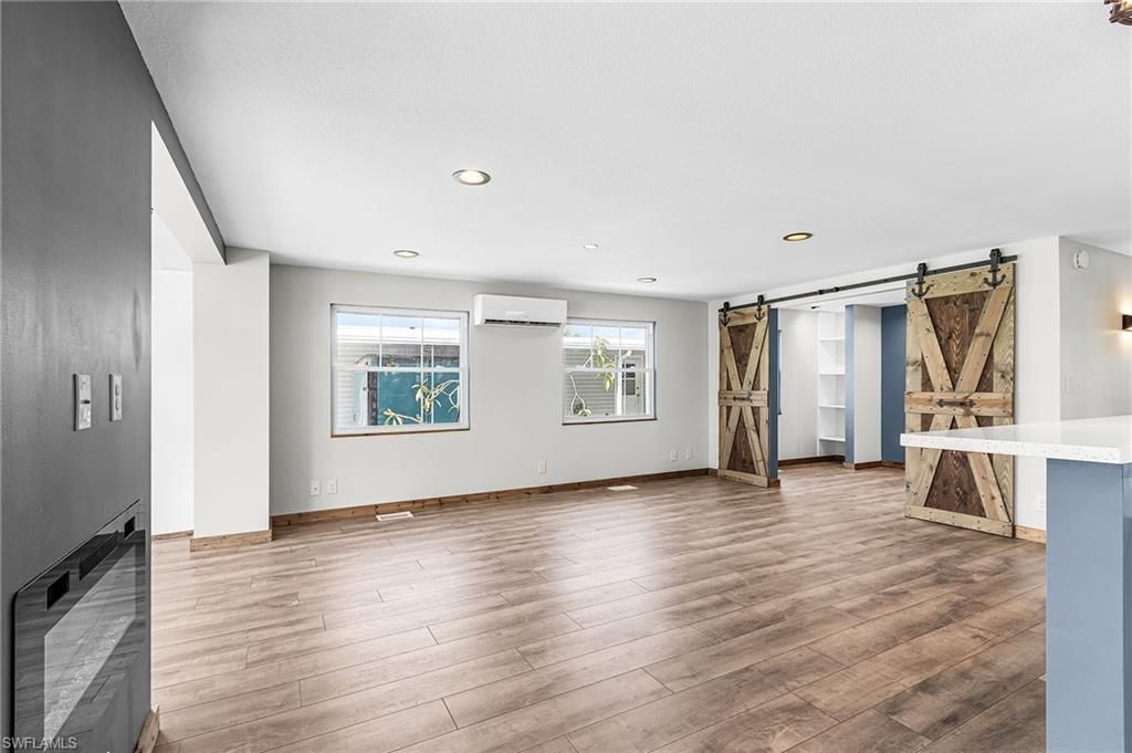 161 W Hampton Dr, Fort Myers, FL 33908 Photo