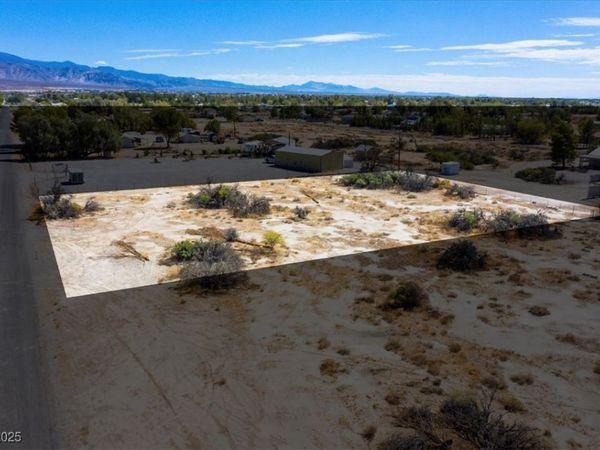 1921 W Dyer Road, Pahrump, NV 89048