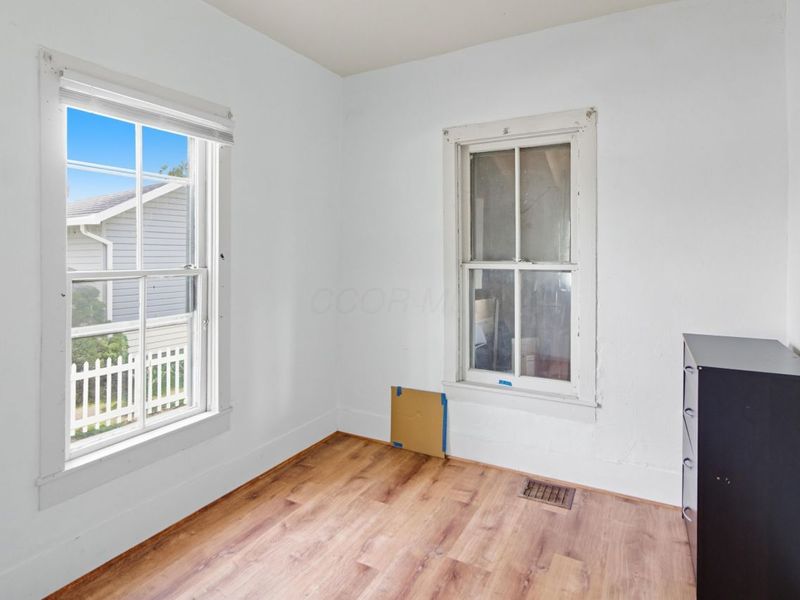 101 W 2nd Street, Frazeysburg, OH 43822 Photo 10