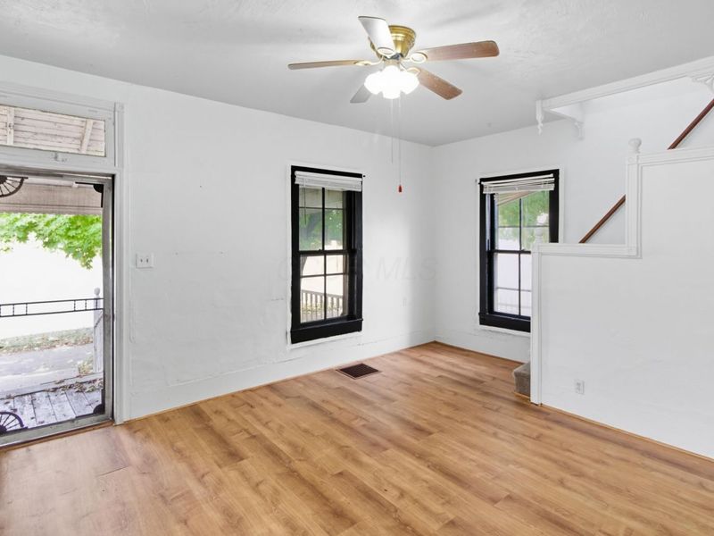 101 W 2nd Street, Frazeysburg, OH 43822 Photo 2