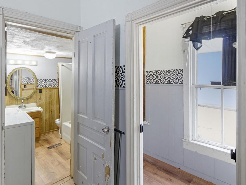 101 W 2nd Street, Frazeysburg, OH 43822 Photo 8