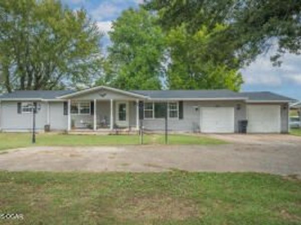 15825 Hammer Road, Neosho, MO 64850