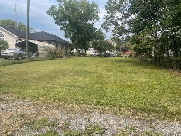 2204 E 12th Street, Chattanooga, TN 37404