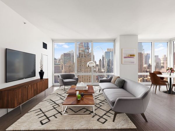 247 W 46th Street, Unit 2203, Manhattan, NY 10036