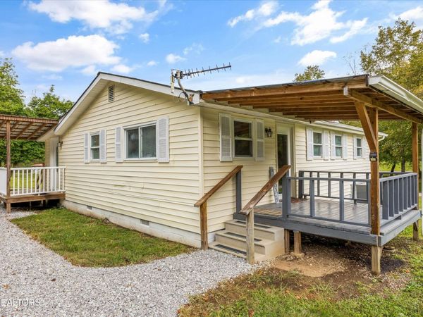 5704 Scott Hwy, Robbins, TN 37852