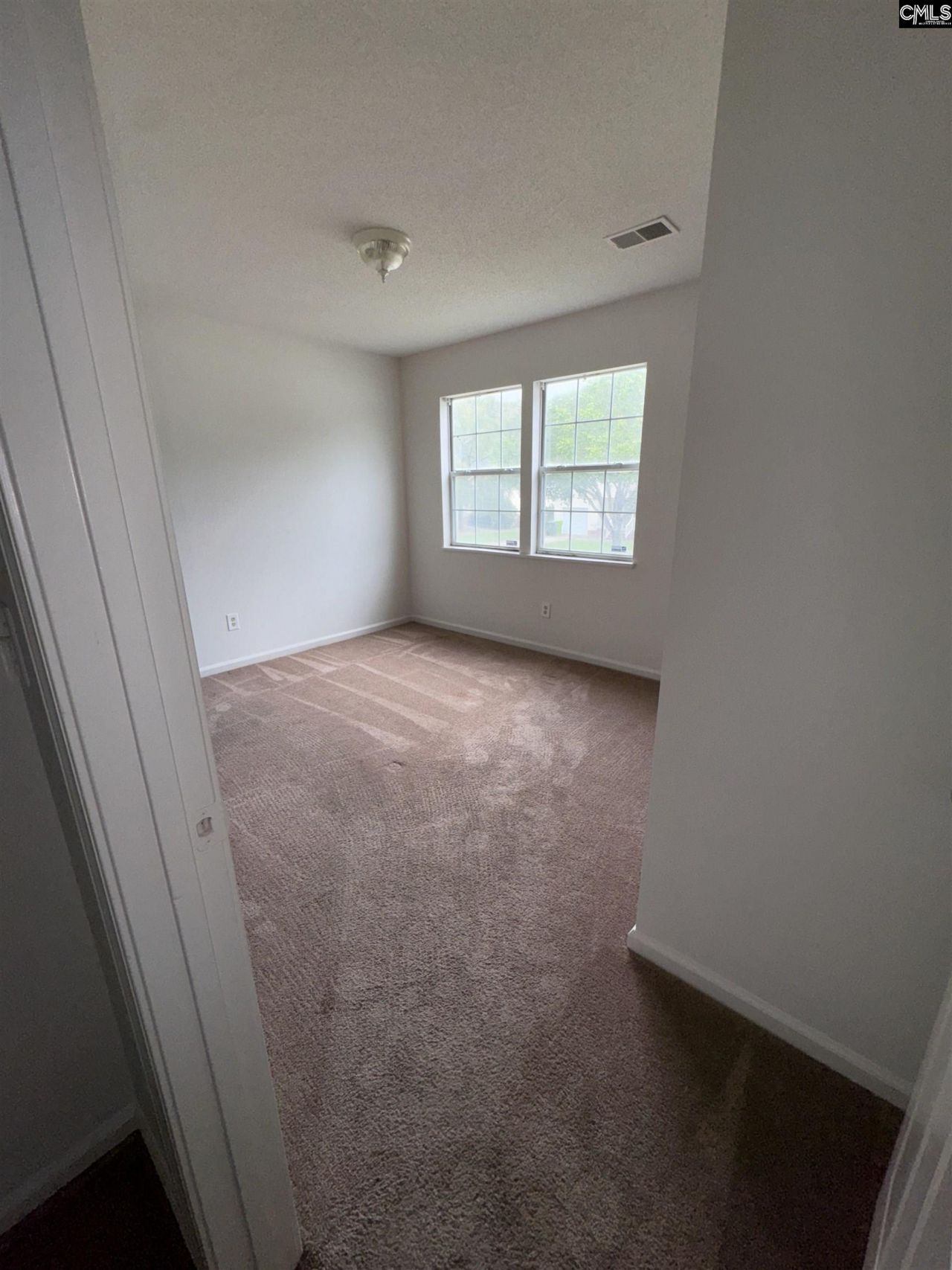 8 Seaford Court Photo 15