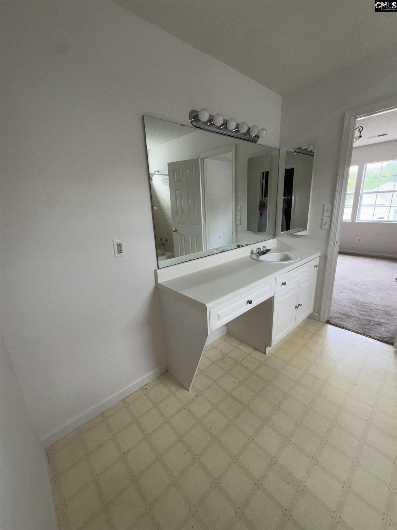 8 Seaford Court Photo 16