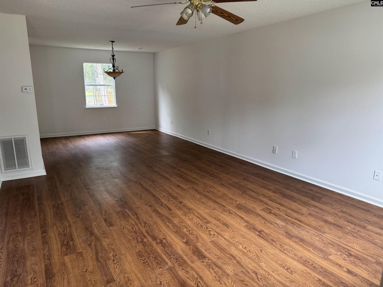 8 Seaford Court Photo 5