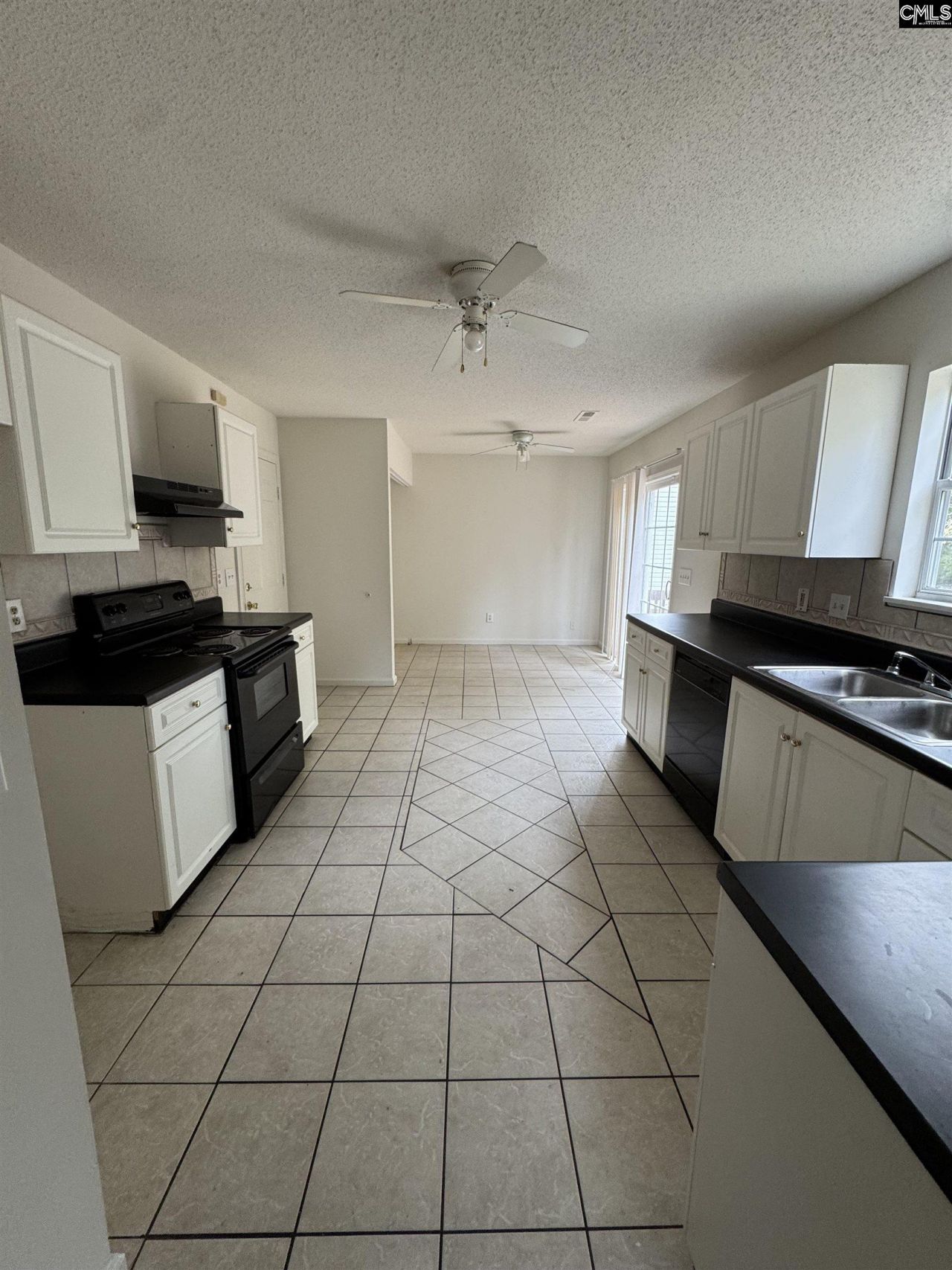 8 Seaford Court Photo 7