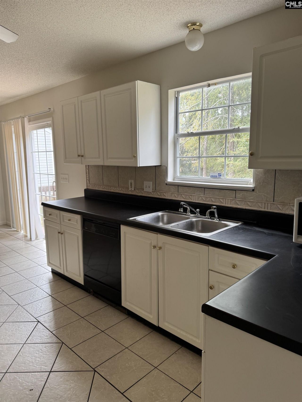 8 Seaford Court Photo 8