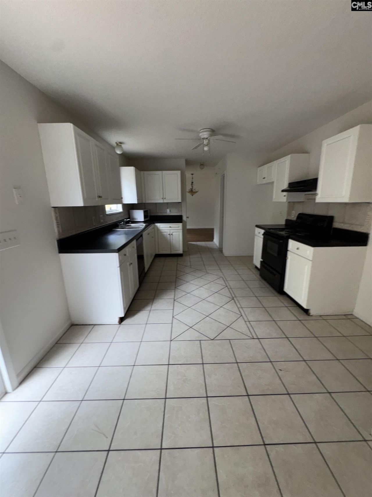 8 Seaford Court Photo 9