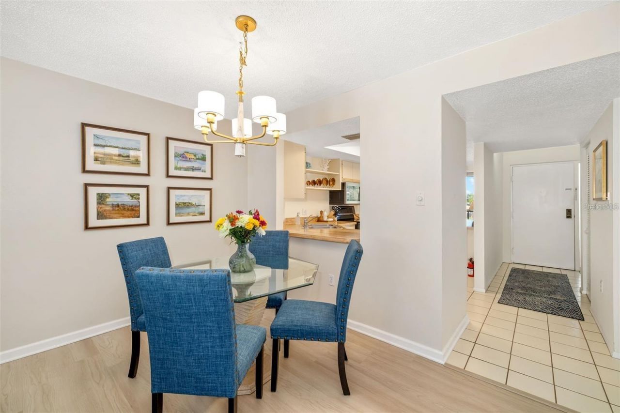 7201 Curtiss Avenue, Unit 2D, Sarasota, FL 34231 Photo
