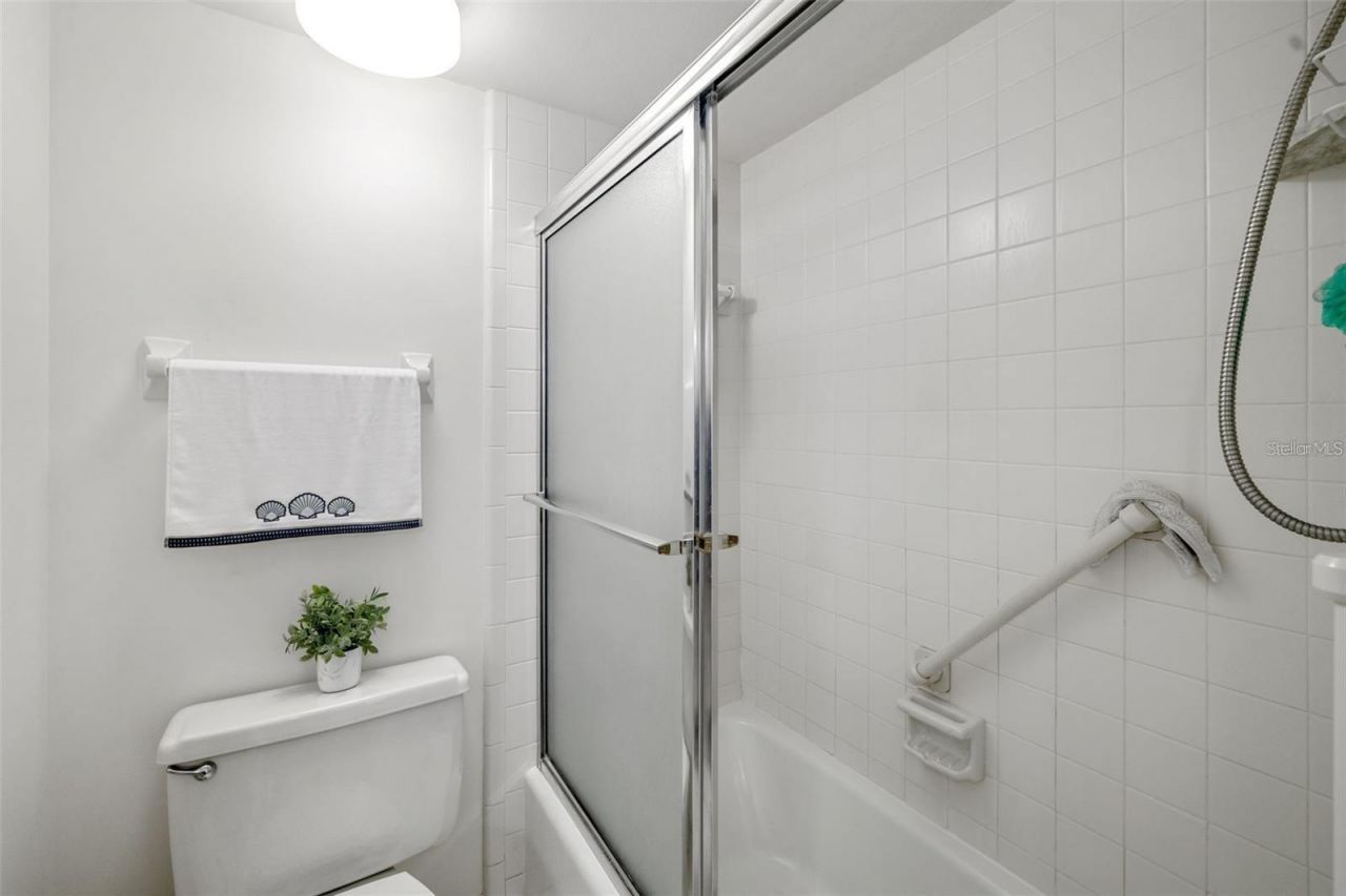 7201 Curtiss Avenue, Unit 2D, Sarasota, FL 34231 Photo