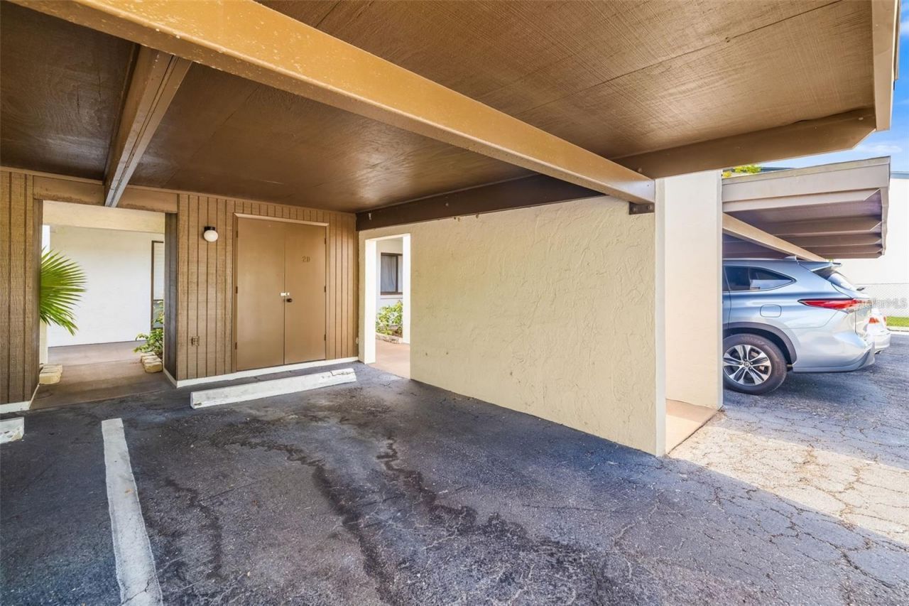 7201 Curtiss Avenue, Unit 2D, Sarasota, FL 34231 Photo