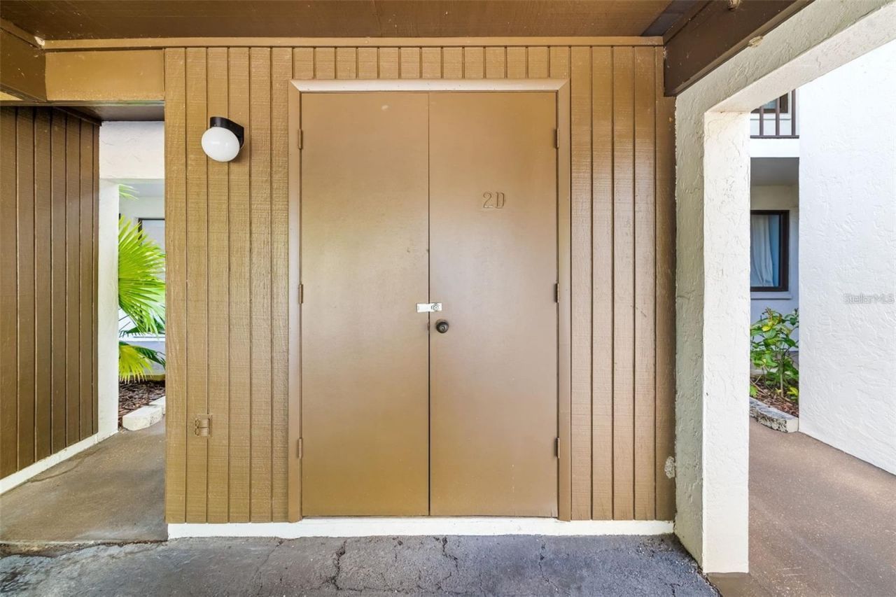 7201 Curtiss Avenue, Unit 2D, Sarasota, FL 34231 Photo