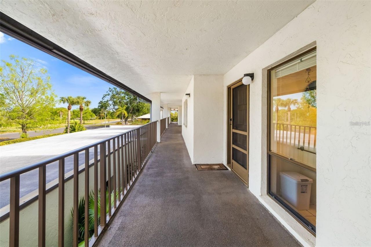 7201 Curtiss Avenue, Unit 2D, Sarasota, FL 34231 Photo