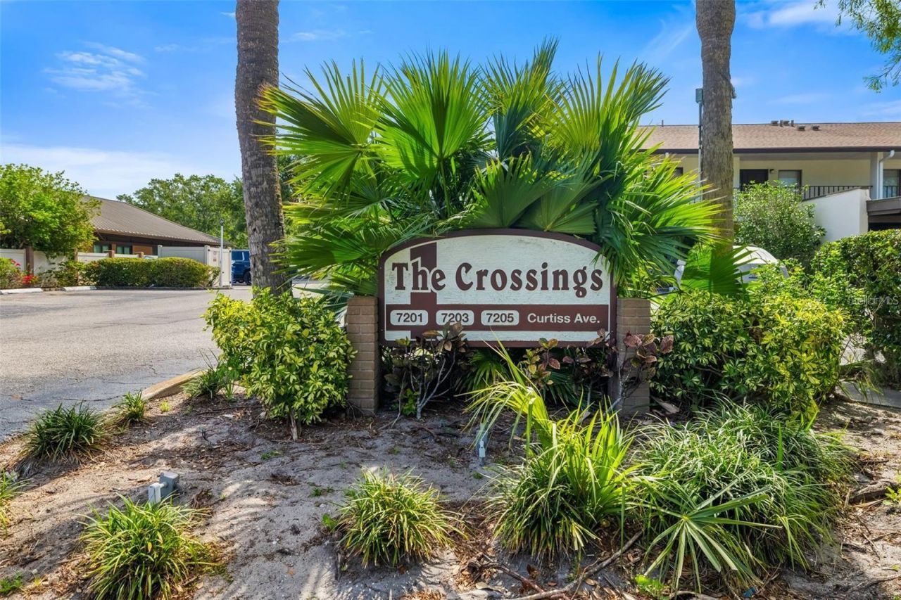 7201 Curtiss Avenue, Unit 2D, Sarasota, FL 34231 Photo